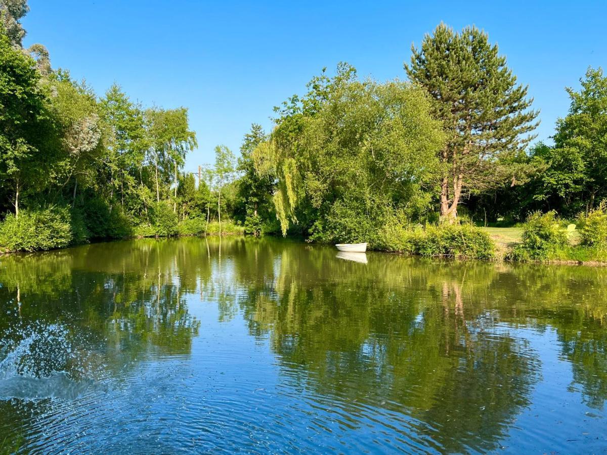 Вилла Gite Du Manoir Des Haies Les Champs-Geraux Экстерьер фото